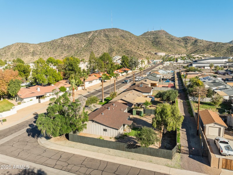 Matt-Cerchiai_2045-W-Sunnyside-Ave_Drone