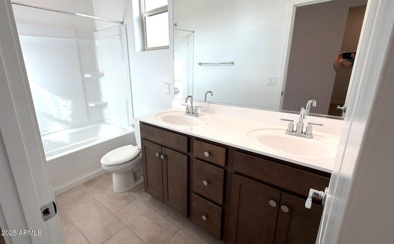 5846326A-BCCA-4380-8741-E650412FDA4C