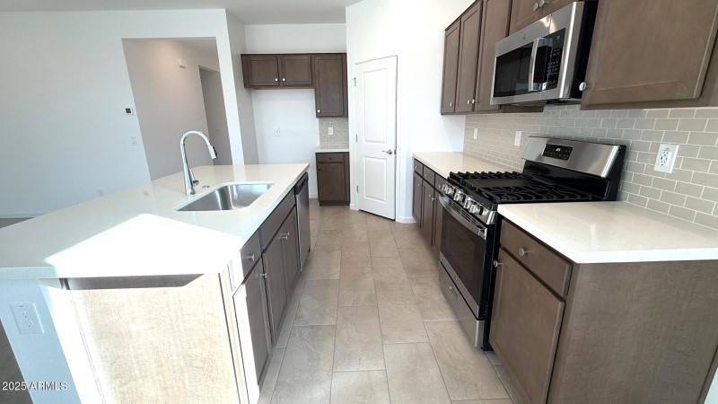 B30BB7BC-9F8E-41C0-9BCD-148580E74CD9