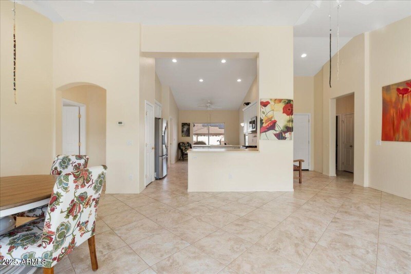 09-Living Room & Dining