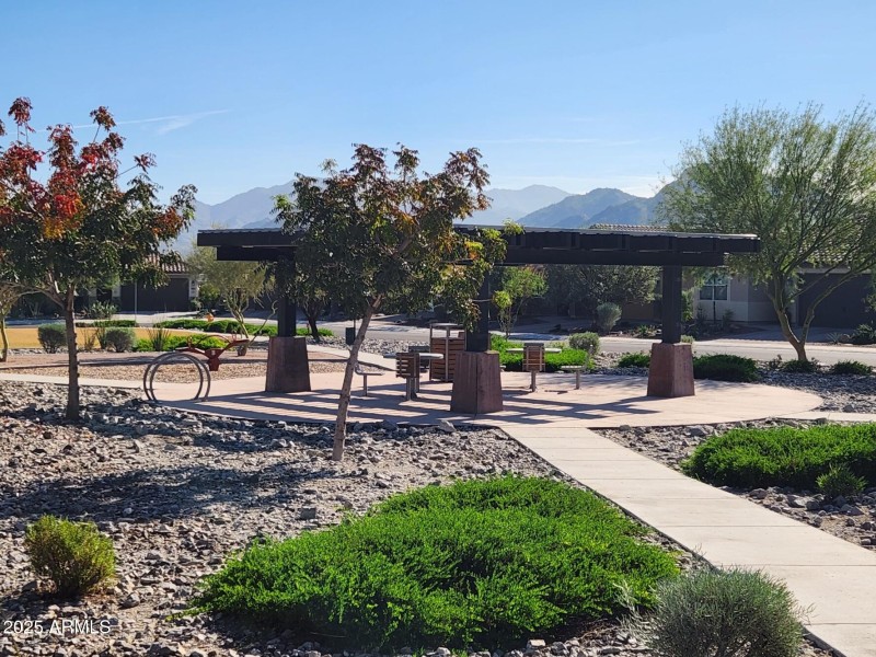 Neighborhood gathering spot close by