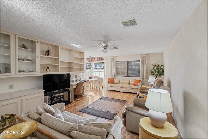 18-Family to Breakfast