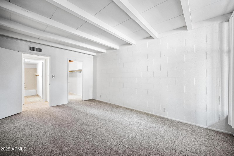 17-1101EBHR8-ocupix-