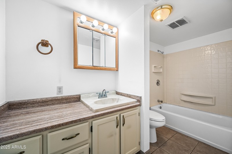 19-1101EBHR8-ocupix-