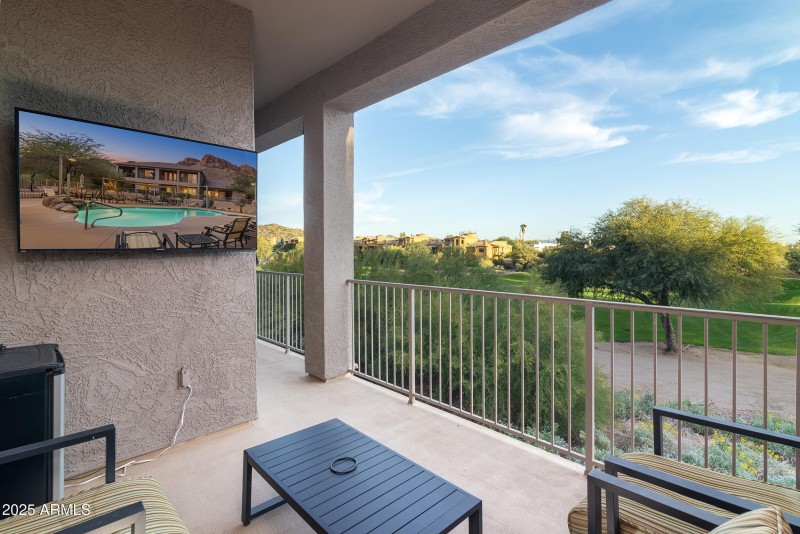 Master private balcony