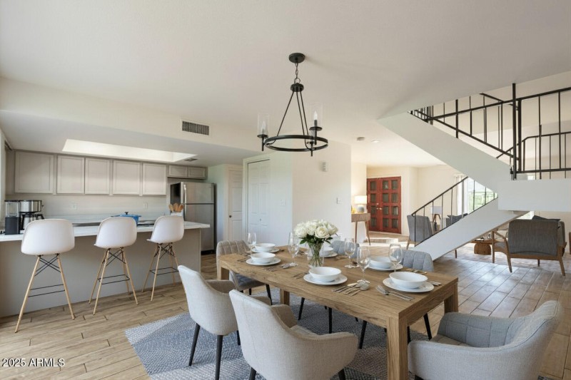 8 dining 2 with kitchen