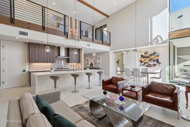 6-web-or-mls-E Cave Creek Rd 22-L1612-00