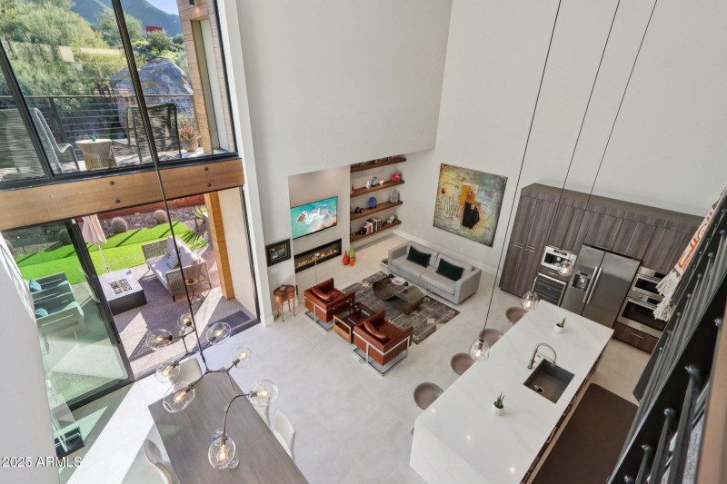 8-web-or-mls-E Cave Creek Rd 22-L1612-00