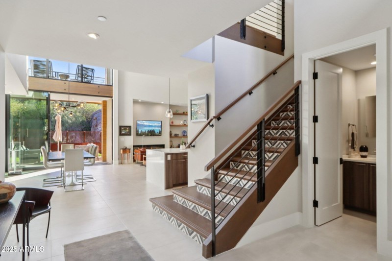 11-web-or-mls-E Cave Creek Rd 22-L1612-0