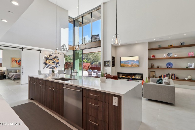 14-web-or-mls-E Cave Creek Rd 22-L1612-0