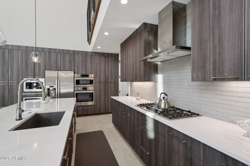 15-web-or-mls-E Cave Creek Rd 22-L1612-0