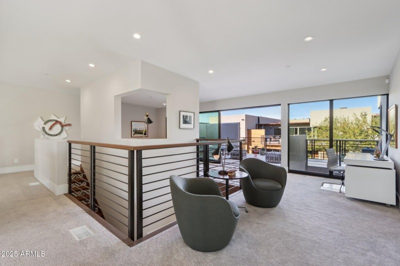 Upstairs sitting and office area