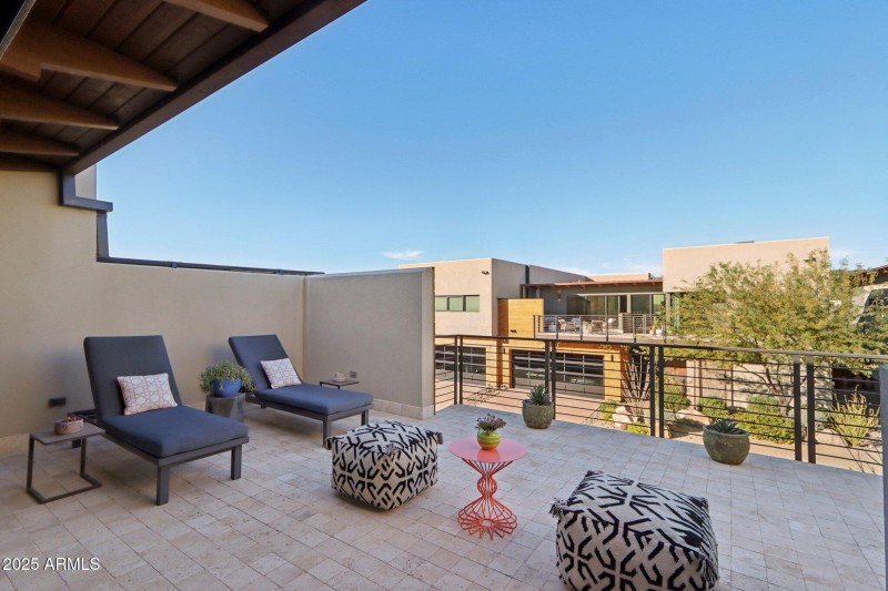 Front upstairs patio