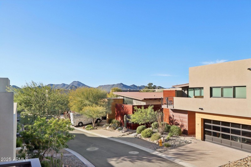 46-web-or-mls-E Cave Creek Rd 22-L1612-0