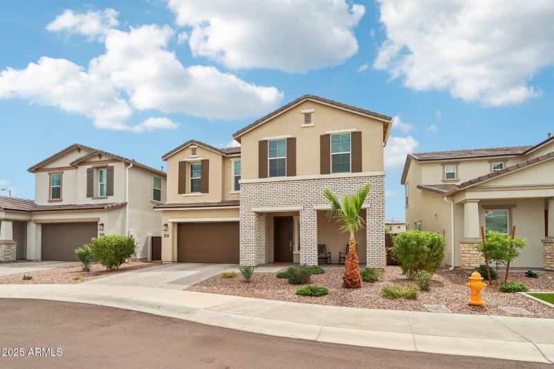 6-web-or-mls-E Muriel Dr-S0409-004