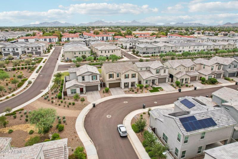 44-web-or-mls-E Muriel Dr-S0409-042