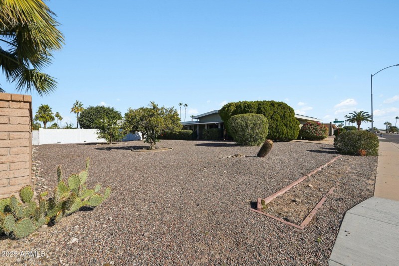 37-web-or-mls-W Jacaranda Dr-S2112-037