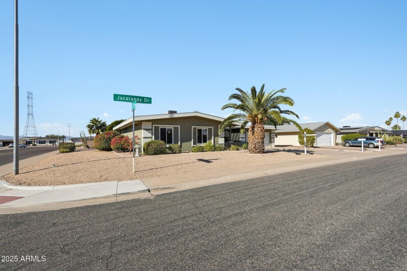 5-web-or-mls-W Jacaranda Dr-S2112-006