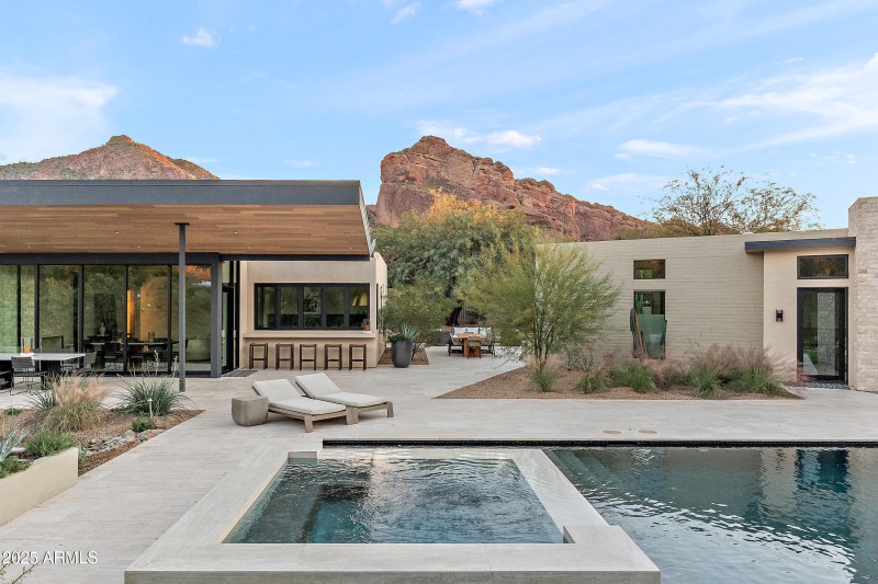 Expansive mountain views from pool