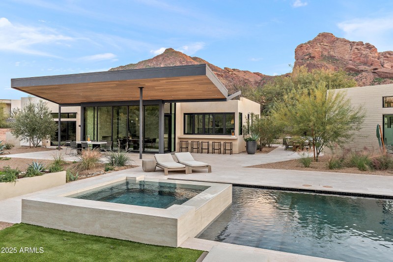 Expansive mountain views from pool