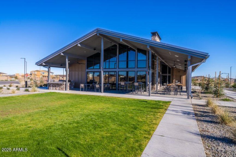 Paradisi Discovery - Community