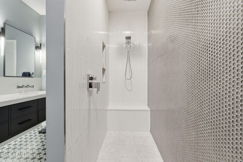 Master Walk In Shower