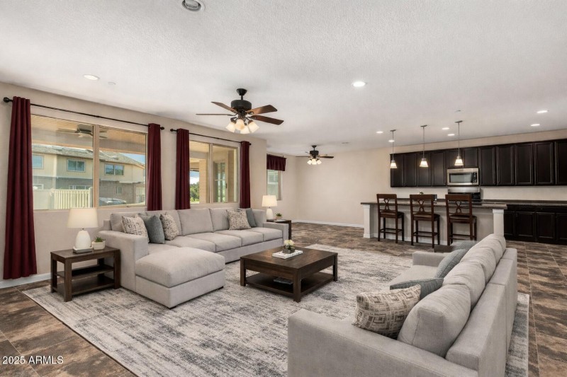 E4B5659F-63AF-4CDE-9E62-742F1602B838