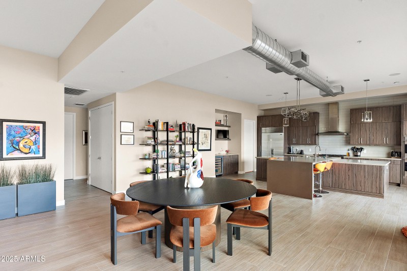 Living room/ Kitchen