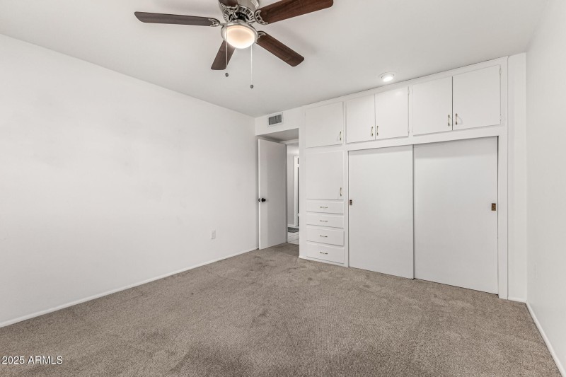 Bedroom 3 w/built-ins