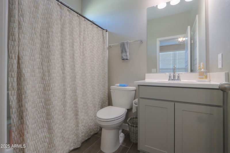 Full bathroom in bedroom 2