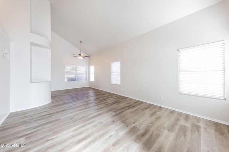 005-photo-living-room-15030711