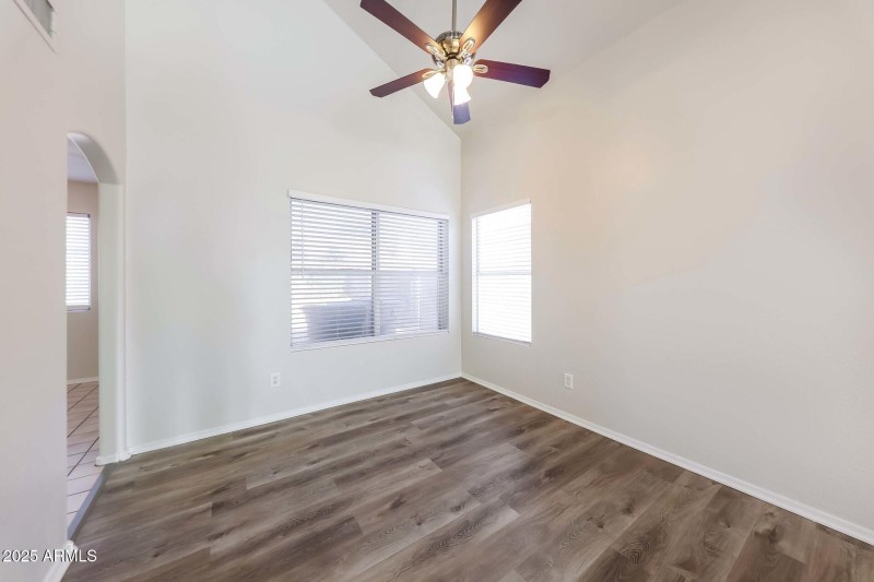 008-photo-dining-room-15031660