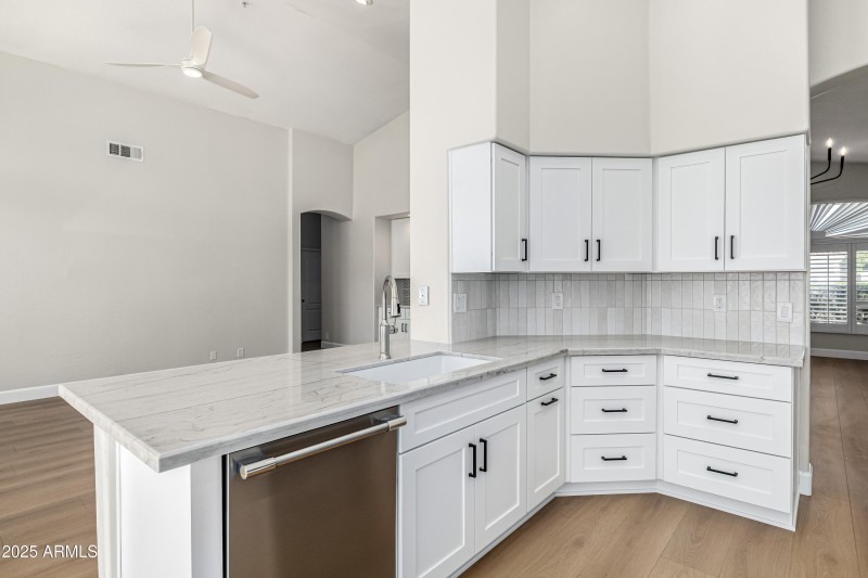 Quartzite Bar Counter