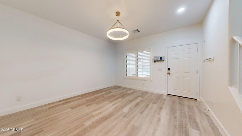 269-S-165th-Dr-12212025_224356