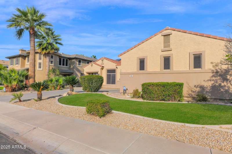 3810 Latham - 03Exterior