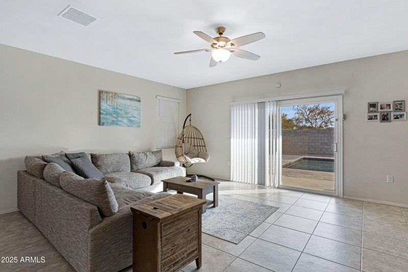 35975 W Catalonia Dr-14