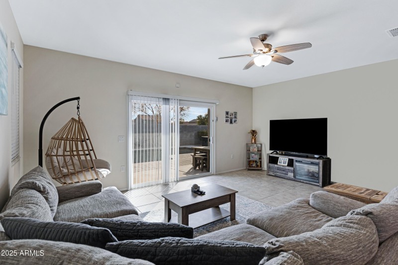 35975 W Catalonia Dr-15