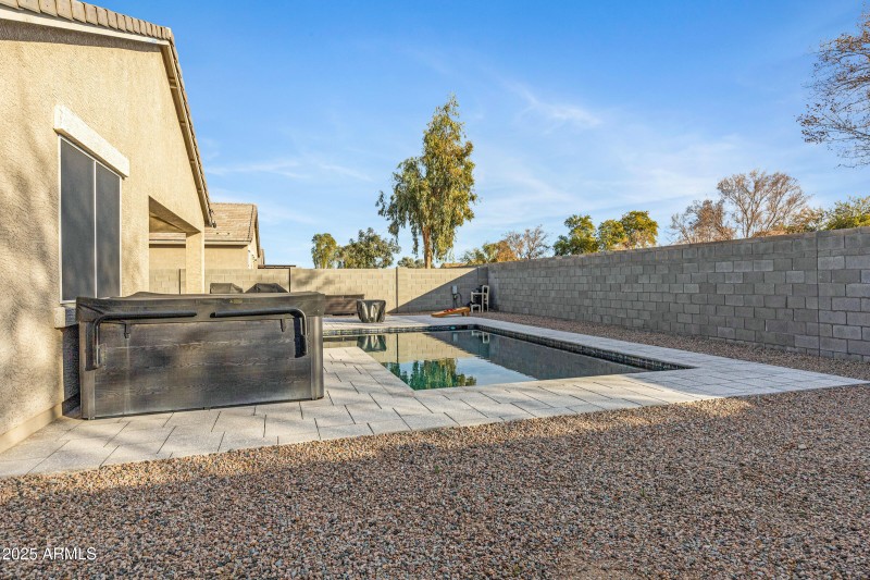 35975 W Catalonia Dr-32