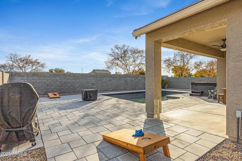 35975 W Catalonia Dr-34