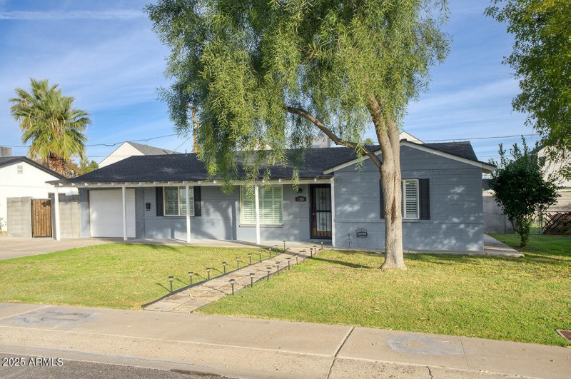 1320 E PALO VERDE DR