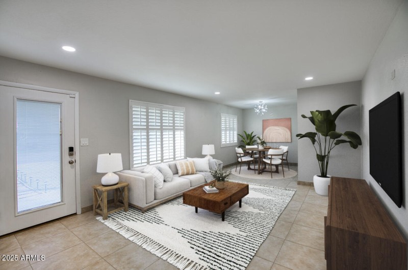 1320 E PALO VERDE DR