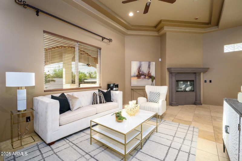 2nd sitting area in primary suite