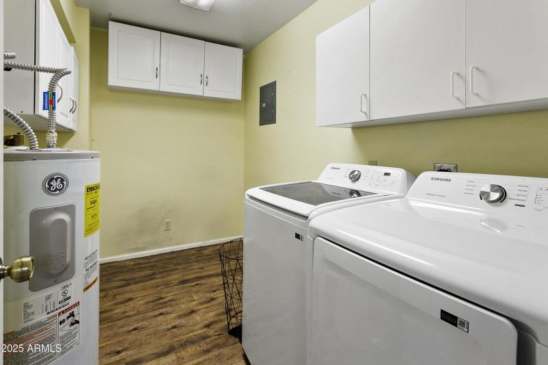 2524 El Paradiso_2524EParadiso119-019