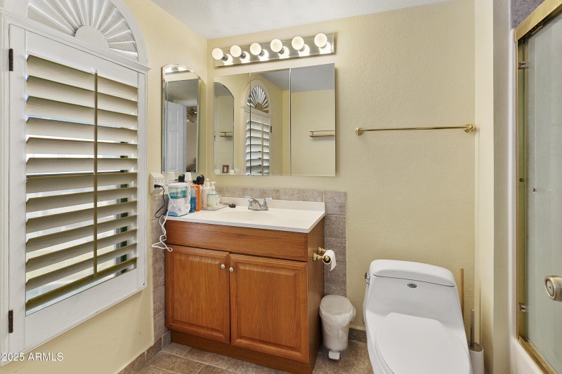 2524 El Paradiso_2524EParadiso119-017