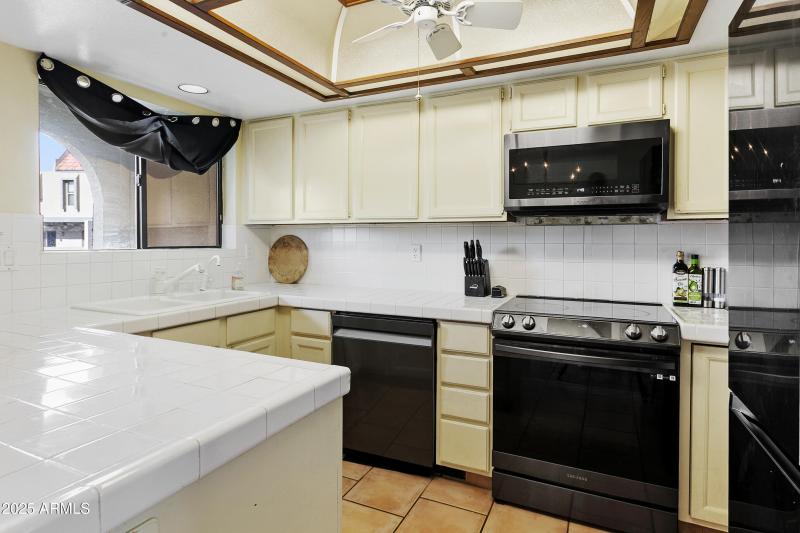 2524 El Paradiso_2524EParadiso119-009