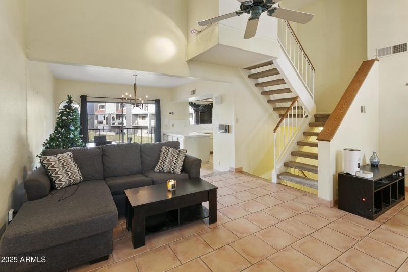 2524 El Paradiso_2524EParadiso119-004