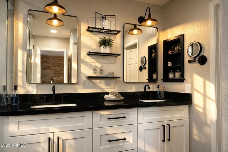 16EC74B6-AA49-41C8-8950-640C7C973BC9