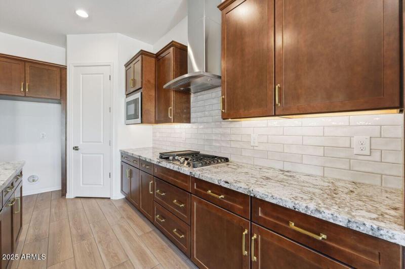 hj-az-phoenix-ellsworth-ranch-landmark-c