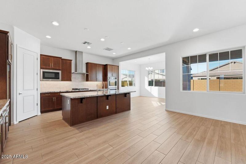 hj-az-phoenix-ellsworth-ranch-landmark-c