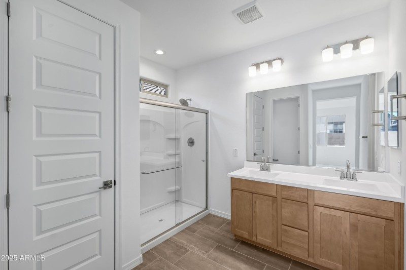 9951 W Whitton Avenue ~ Ready Now!